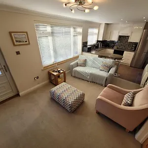 The Mumbles - Bungalow - 2 Bedrooms - Pet Friendly , Swansea United Kingdom