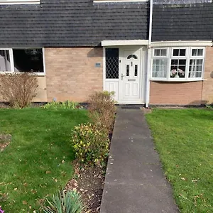 Impeccable 3-bed House In Holiday home